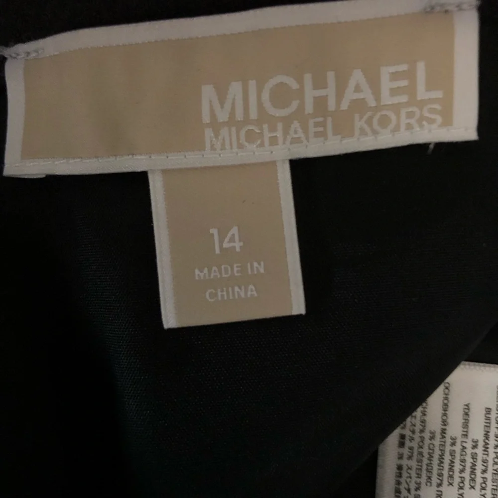 Micheal Kors size 14 black chain print skirt with self belt NWT